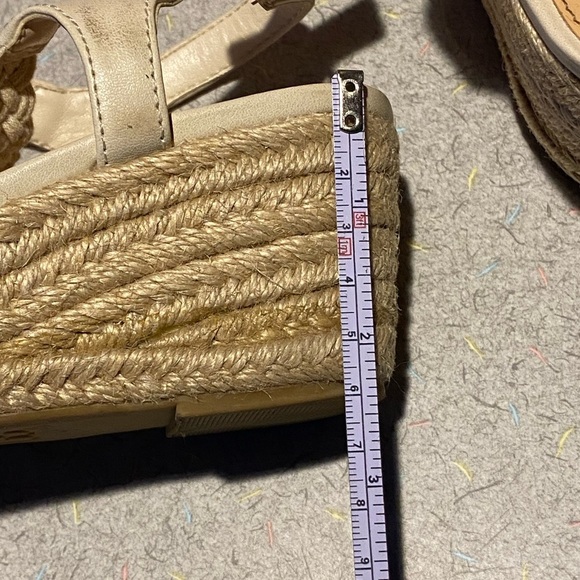 Little girls size 1 wedge sandals - Picture 9 of 11